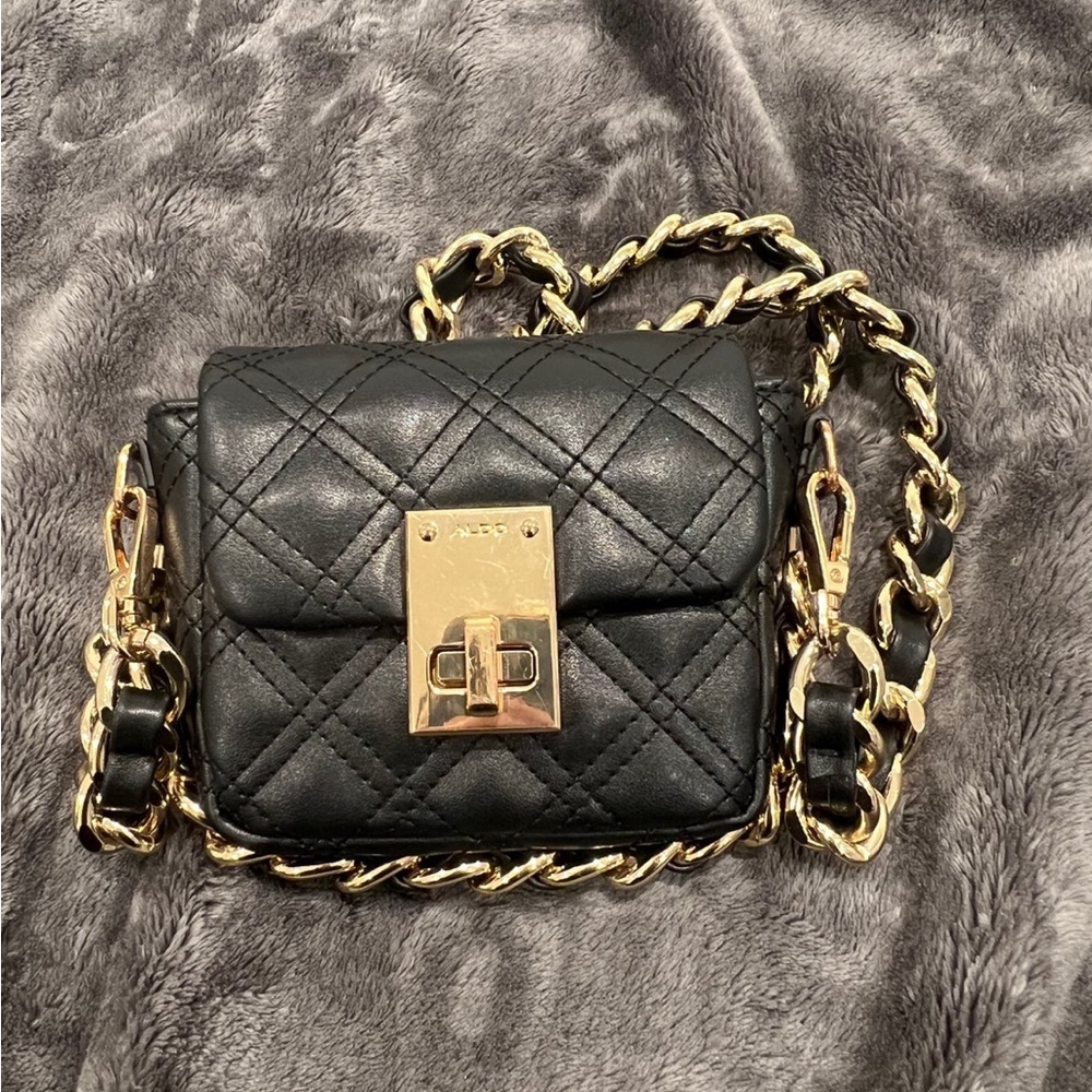 **SOLD** ALDO Crossbody Bag (Black & Gold)